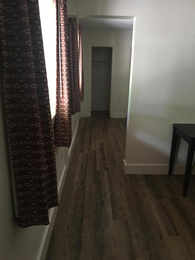 Woodlawn Hills Motel Henderson ภายนอก รูปภาพ