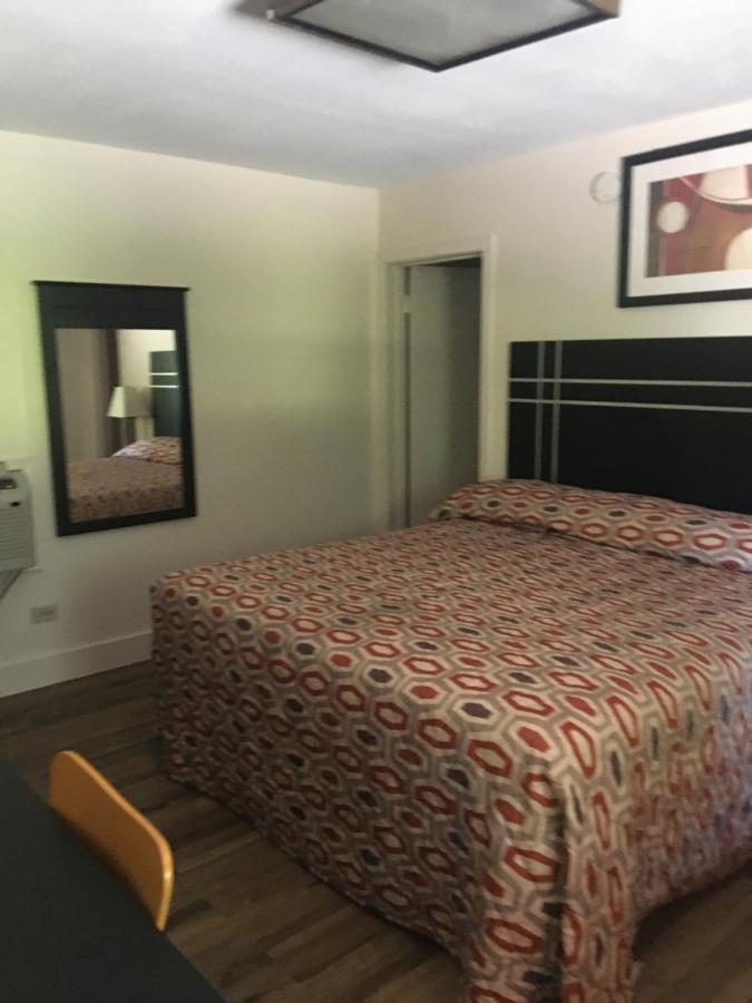 Woodlawn Hills Motel Henderson ภายนอก รูปภาพ
